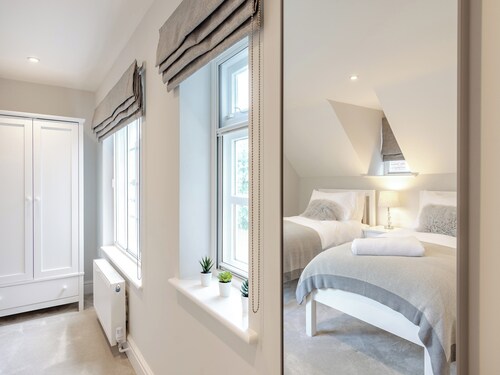 Gate House Apartment