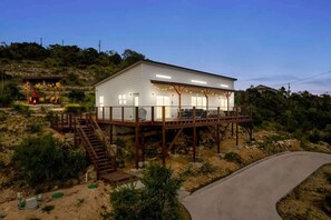 Exterior - The Ledge · The Ledge: Stunning View 7 Min to Lake w/Firepit (Canyon Lake)