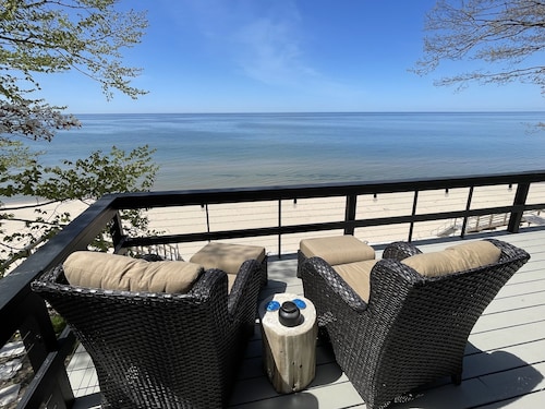 Cottage with Private Lake Michigan beach