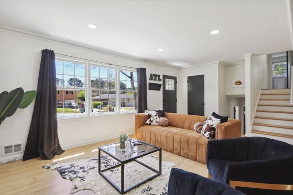 Monthly Rental $3800 ATL 4 Bdrm Hot tub|Pool Table