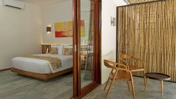 Deluxe Double Room, 1 King Bed | Premium bedding, memory-foam beds, minibar, individually decorated
