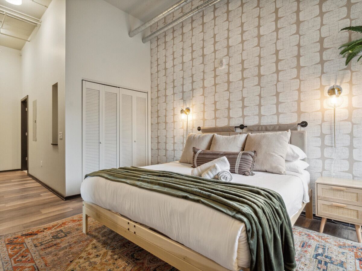 Bliss Studio with Parking, Gym, Game Rm, Golf Simulator, Pet Friendly