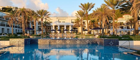 Outdoor pool, pool cabanas (surcharge), pool umbrellas