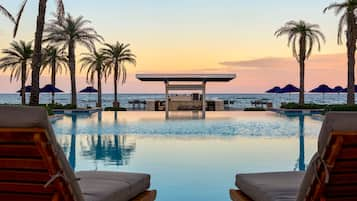 Piscine extérieure, tentes de plage, parasols de plage