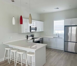 Private kitchen - Mermaid Villa (Nassau)