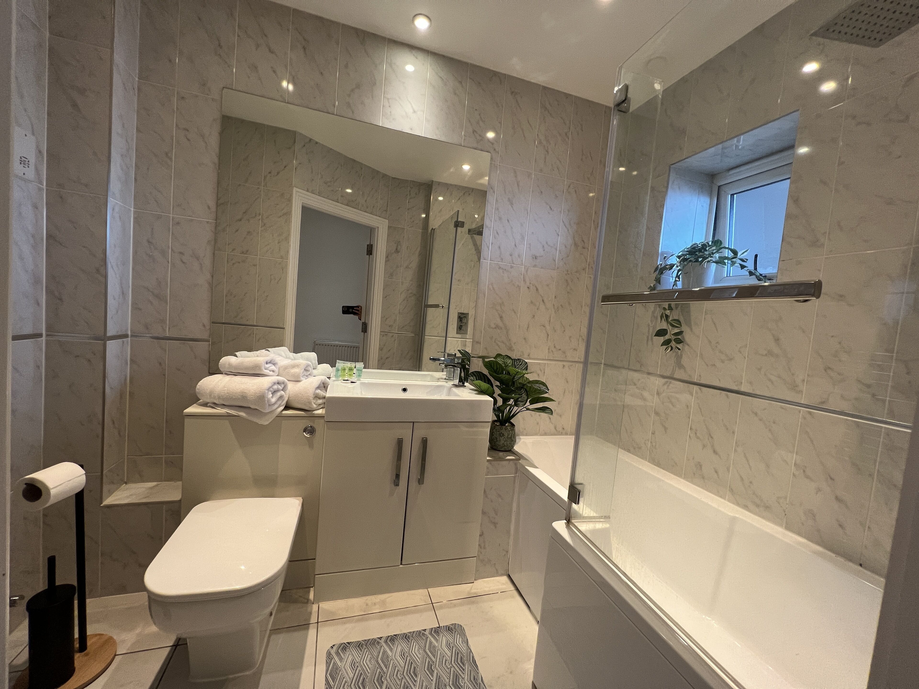 Luxurious & Modern Flat, Close To London And Shops