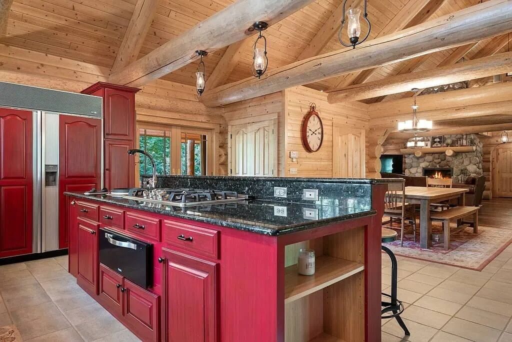 Luxury Fireside Lodge with Treetop Bunkhouse, pet friendly! No fees!