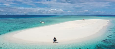 在附近的私人海滩、白沙、免费海滩班车、沙滩椅