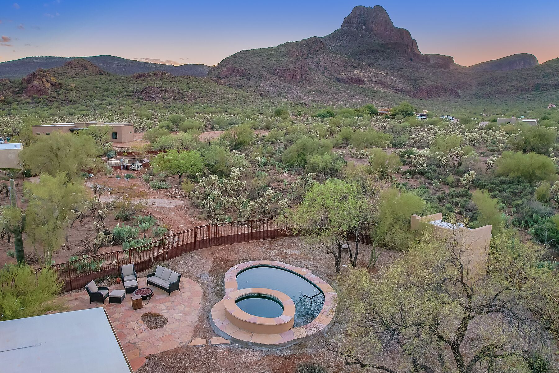Private Desert Retreat w/Mt Views- La Cholla Vista