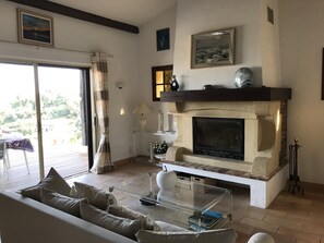 Living area - Villa vue mer Proche des Plages, Climatisation (Mandelieu-la-Napoule)