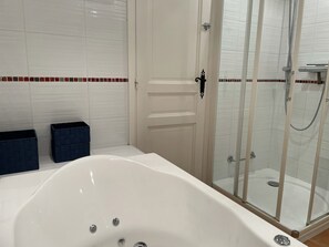 Whirlpool, Haartrockner, Seife, Shampoo