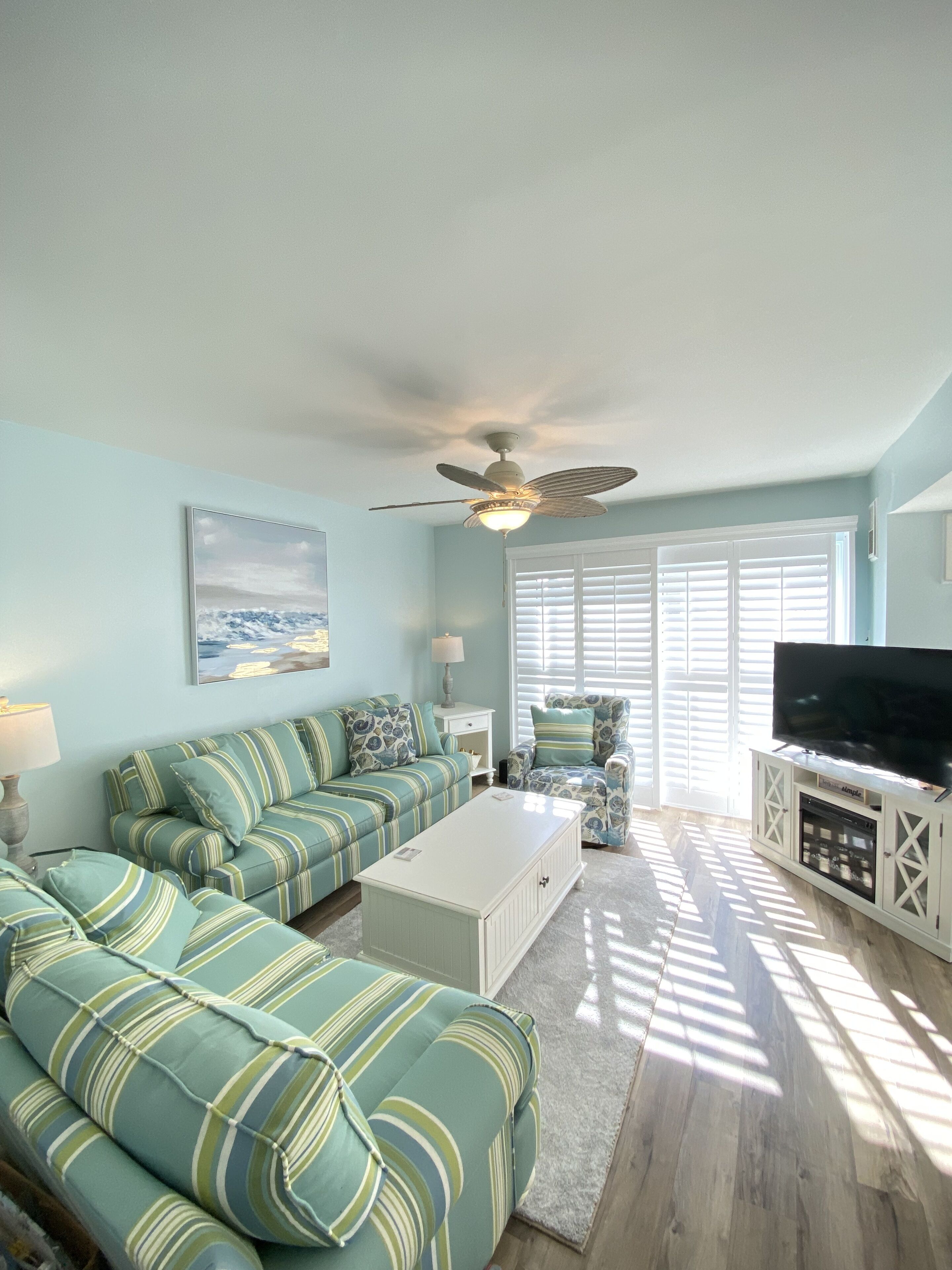 Charming Family Friendly Townhome Walk to Beach, Near AC Fun, Pet Friendly