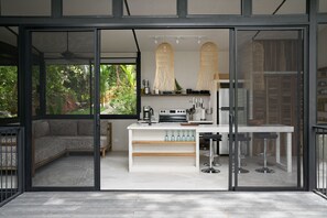 Standard House, Mountain View, Mountainside | Private kitchen | Full-sized fridge, microwave, oven, stovetop - Casa Alba (Savegre)