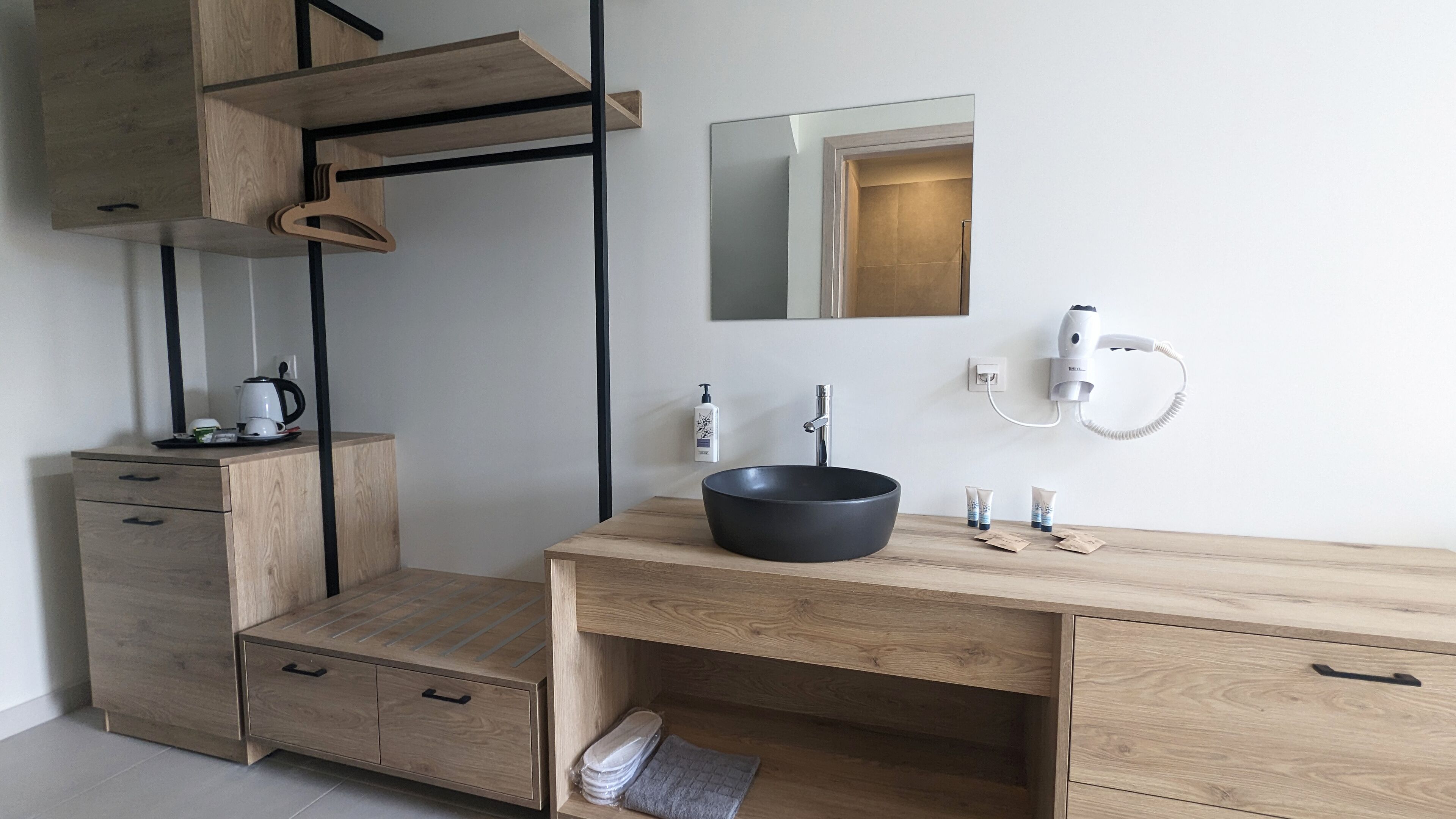Maisonette | Garden & Side Sea View | Premium bedding, minibar, desk, laptop workspace