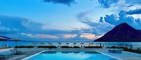 Seasonal outdoor pool