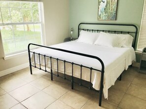 2 bedrooms, in-room safe, desk, iron/ironing board