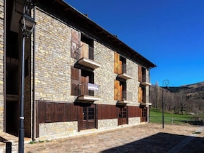 Esterni