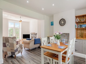 Interior - Stunning views of the English Channel and Brighton Marina. (Brighton)