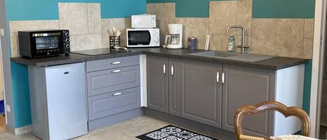 Microwave, oven, stovetop