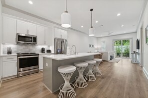 Fridge, microwave, oven, stovetop - Seaside Summer - Sleeps 10 (Santa Rosa Beach)