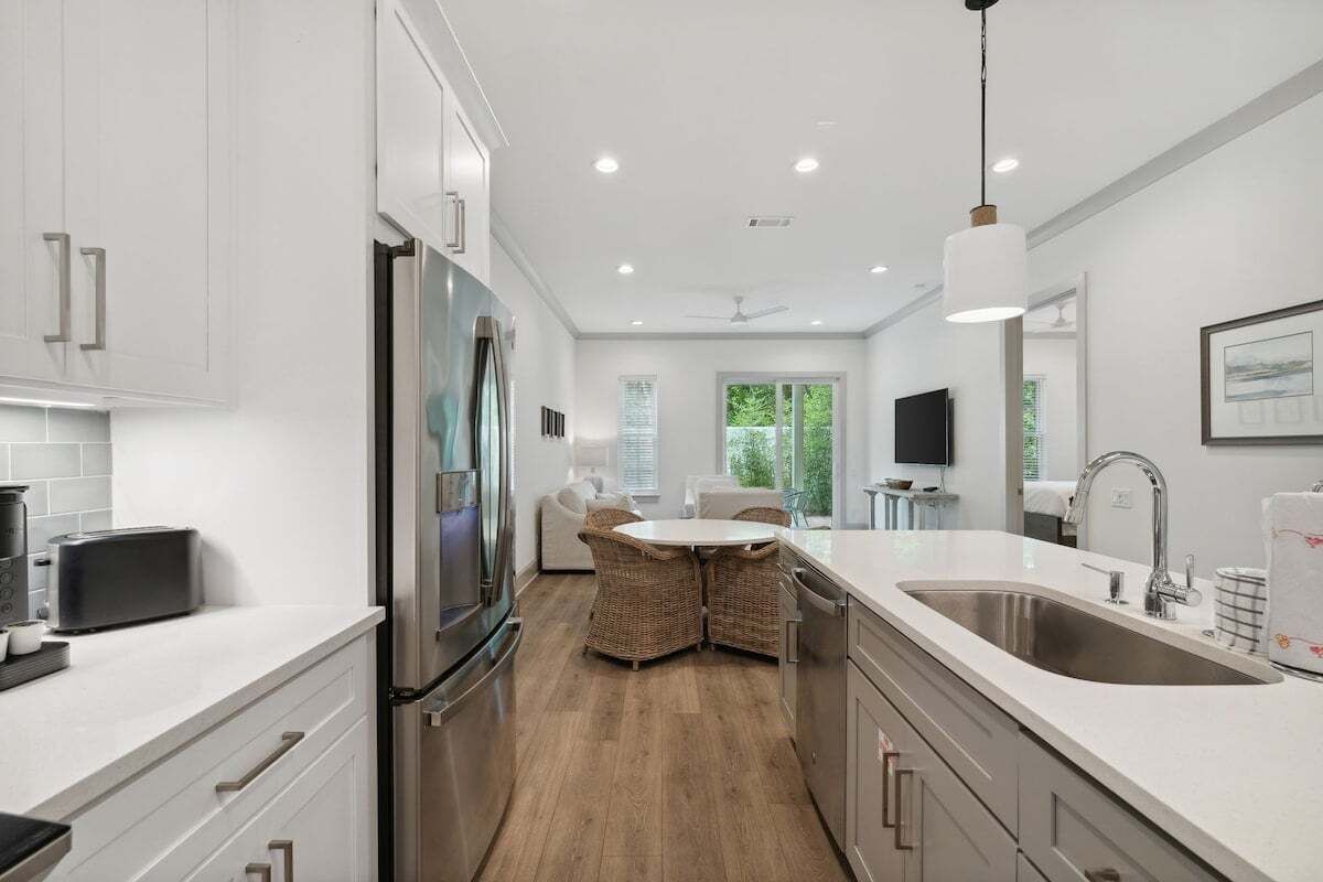 Microwave, stovetop, dishwasher, coffee/tea maker