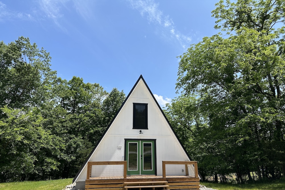 🍁NEW A-Frame Stay Awhile near Mammoth Cave National Park & <1 mi. to Nolin Lake!