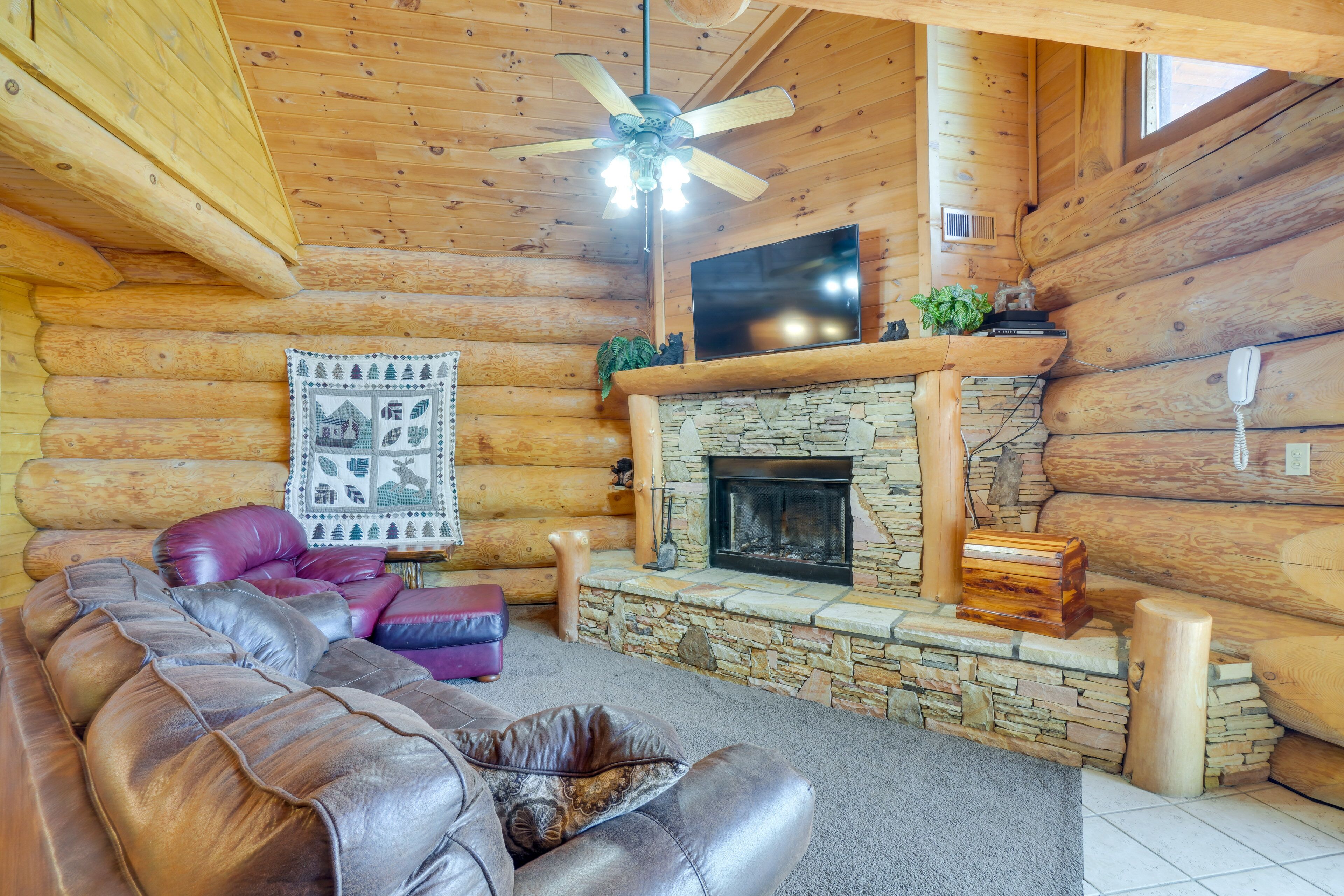 Smoky Mountain Vacation Rental with Hot Tub!