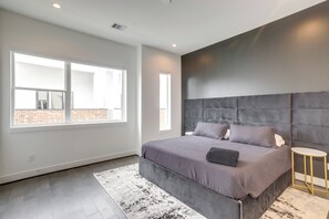 3 室のベッドルーム、アイロン / アイロン台、WiFi、ベッドシーツ