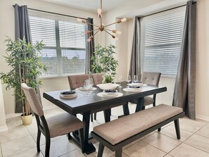 Dining - Orlando Resort Condo Near Disney Resort Pool 315 (Kisimmee)
