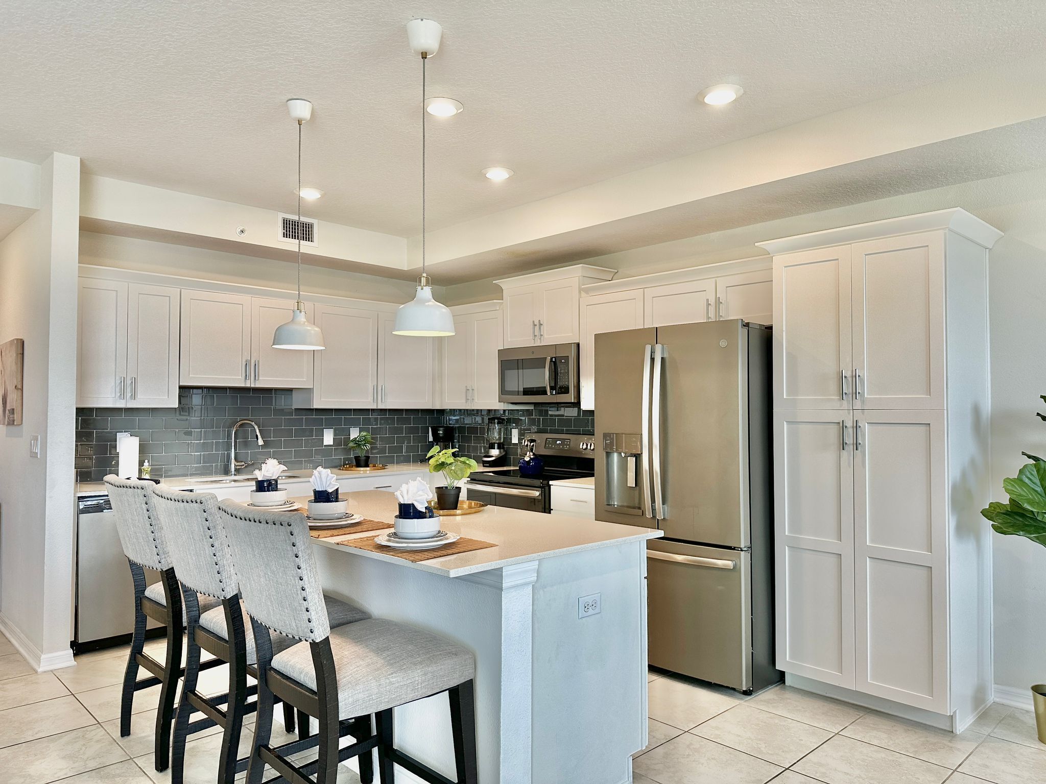 冰箱、微波炉、烤箱、炉灶