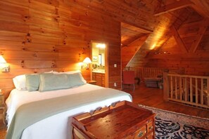 3 bedrooms, iron/ironing board, travel crib, free WiFi - SERENE COZY CABIN on the a mountainside in the beautiful Blue Ridge Mtns (Lake Lure)