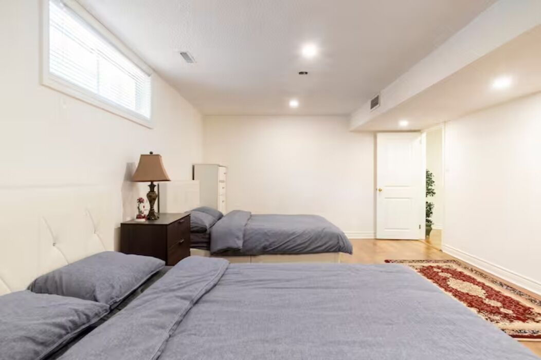 Cheerful and cozy one-bedroom basement apartment