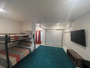 4 Schlafzimmer, Bügeleisen/Bügelbrett, Reisekinderbett, kostenloses WLAN