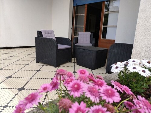 Villa Spacieuse, de Plain Pied, Avec Grand Jardin Arboré à 2 Minutes de la Plage