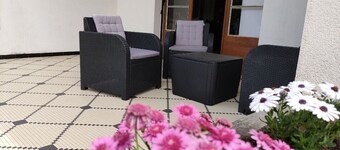 Villa Spacieuse, de Plain Pied, Avec Grand Jardin Arboré à 2 Minutes de la Plage