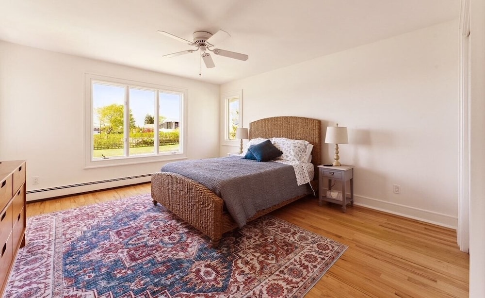 Waterfront In The Hamptons | Minutes To Beaches - Hamptons, NY