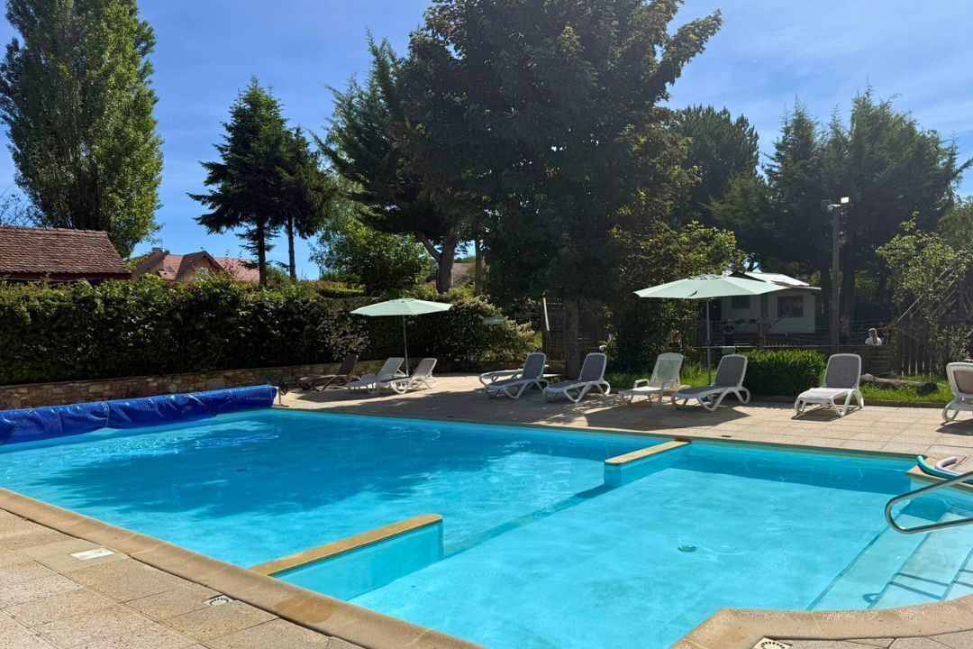 Seasonal outdoor pool, open 9:00 AM to 8:00 PM, sun loungers