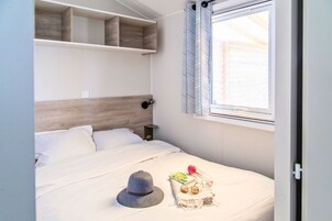 Premium Mobile Home | Individually furnished, cribs/infant beds, free WiFi