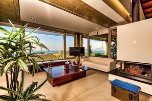 Smart TV, fireplace, video games