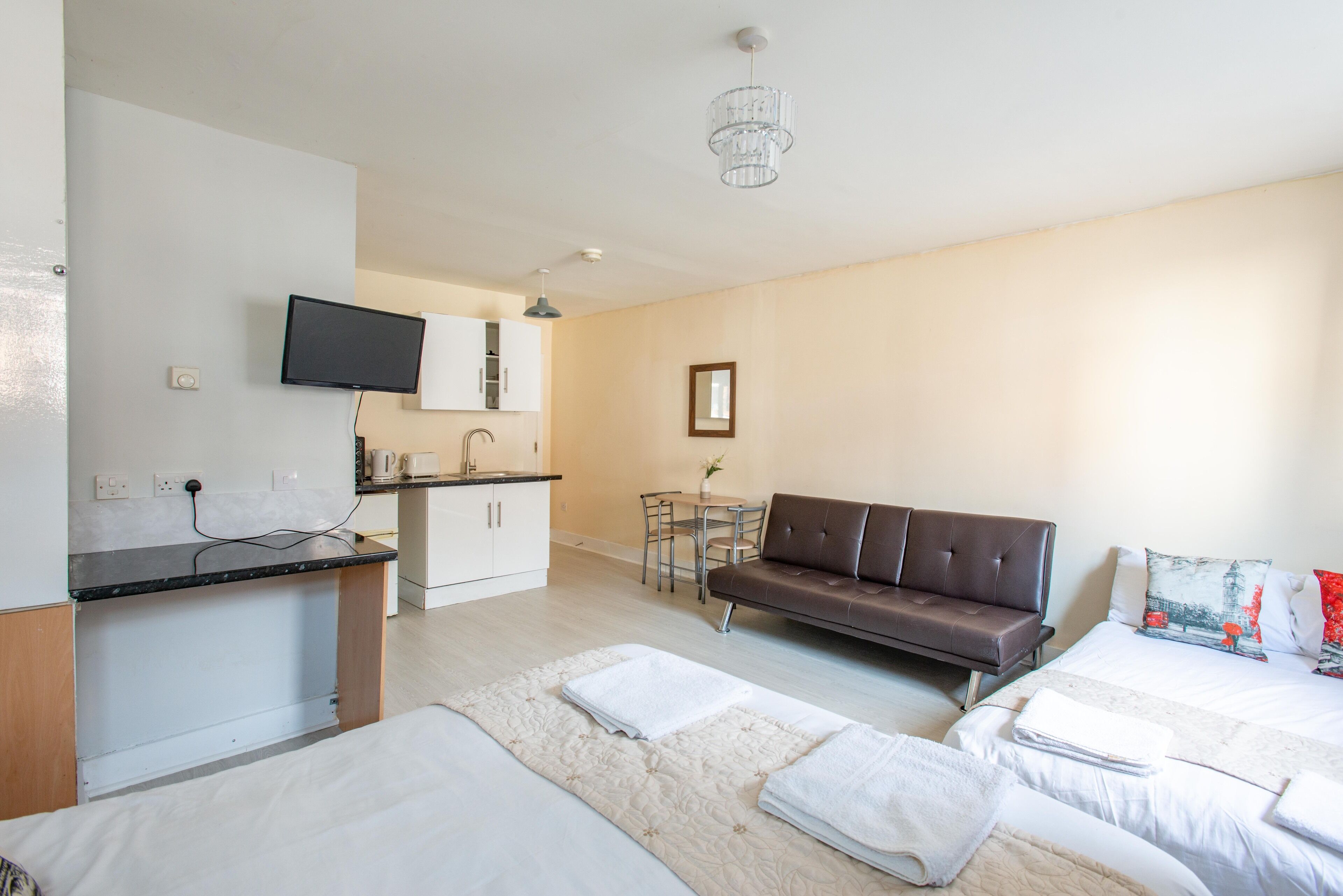 REDUCED RATE - Studio 1- 25 mins to London Bridge - Zone 6