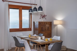 Panoramic Vacation House | 餐廳
