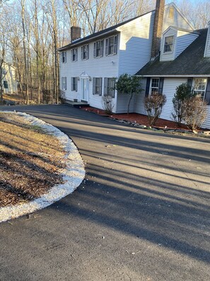 Exterior - Beautiful home in the Pocono near all attractions. (Tannersville)