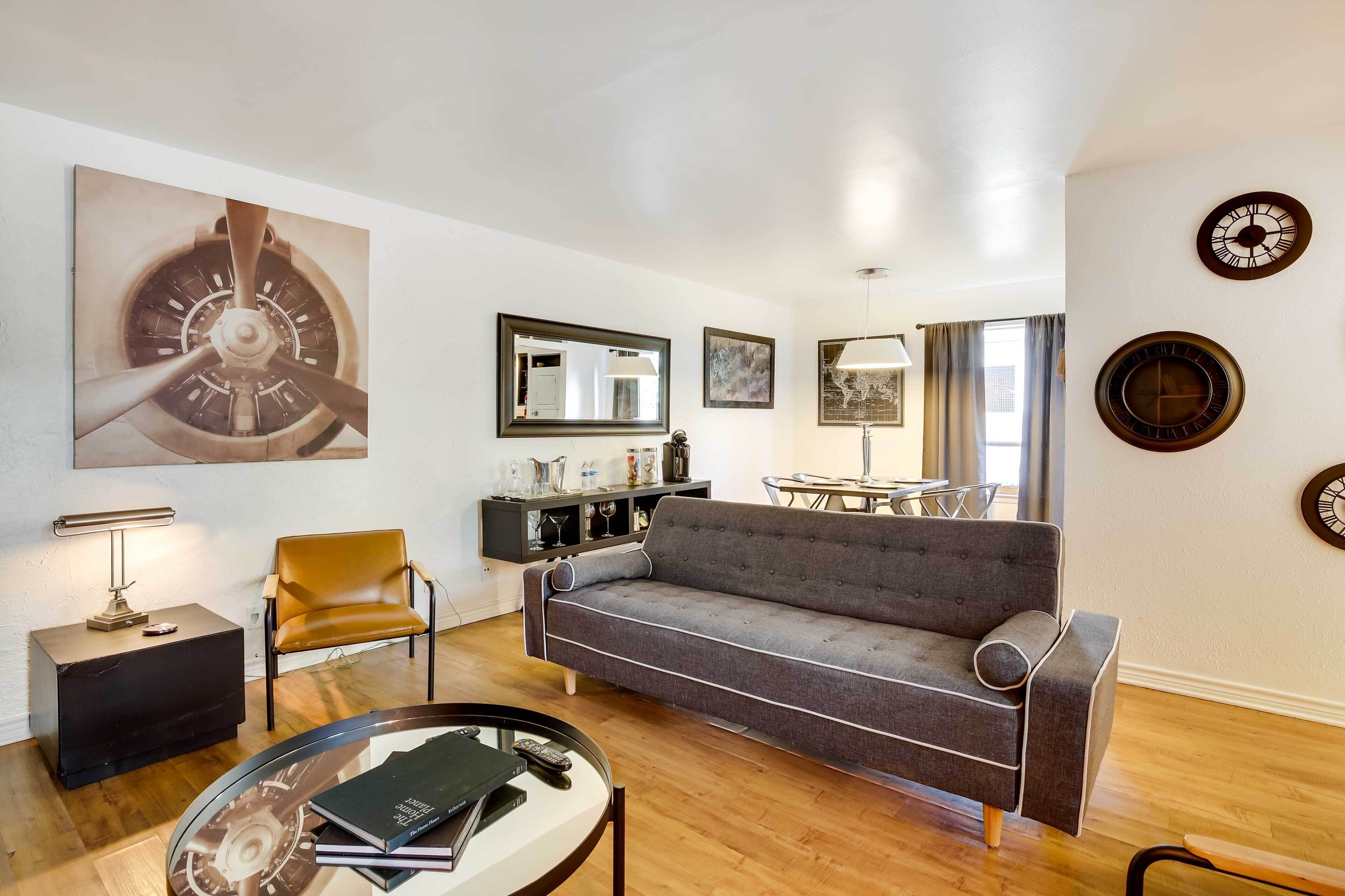 Contemporary Dallas Condo w/ Pool Access!