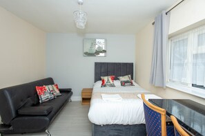 1 bedroom, WiFi, bed sheets