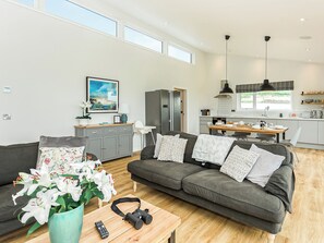 Unclassified image, 4 of 13, button