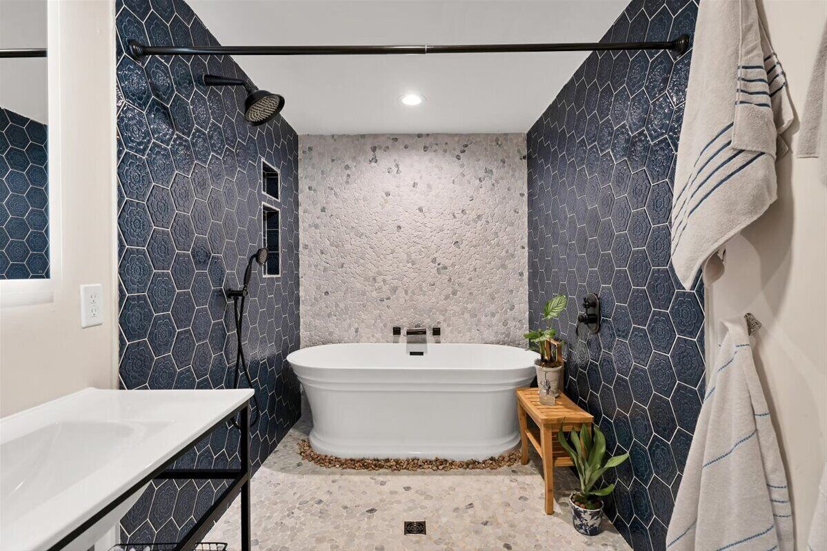 Cloverfield Villa! Ask about discounts before you book!