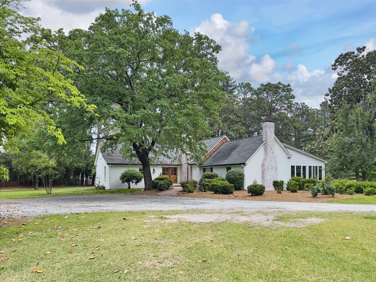Cloverfield Ranch House! Ask about discounts before you book!
