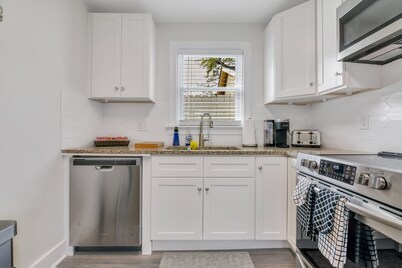 Harmony -Newly Renovated 2 bedroom apartment