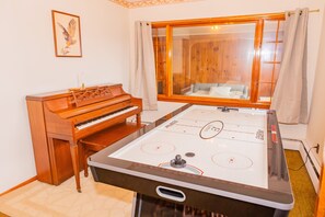 5 Schlafzimmer, Bügeleisen/Bügelbrett, kostenloses WLAN, Bettwäsche