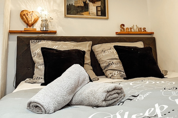 1 camera, culla da viaggio, Wi-Fi gratuito, lenzuola